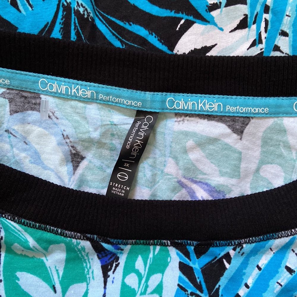 Calvin Klein Performance Printed Top - Picture 4 of 5